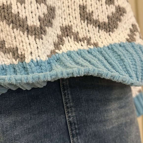 ASOS Women’s Chunky Sweater Super Thick Crew Neck Size Medium - Picture 5 of 6